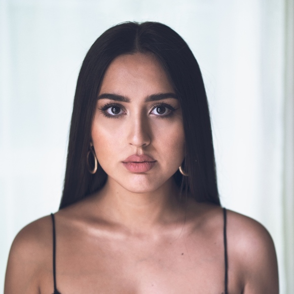 Meet your Posher, Estefania - Picture 1 of 1